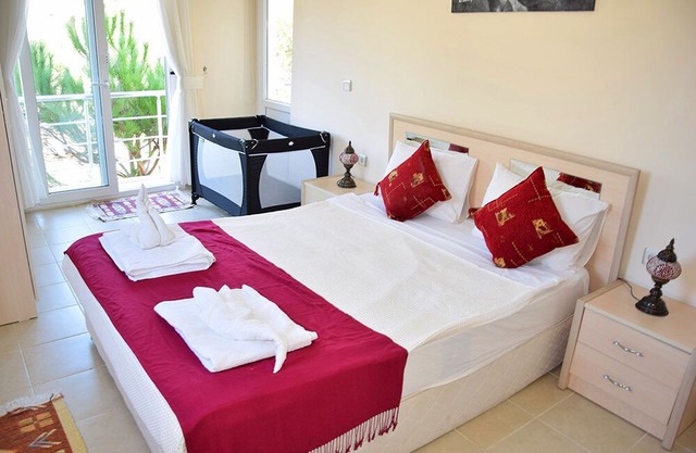 Villa Olive (4 Bedroom Triplex Villa, Sleeps up to 8 Guests)