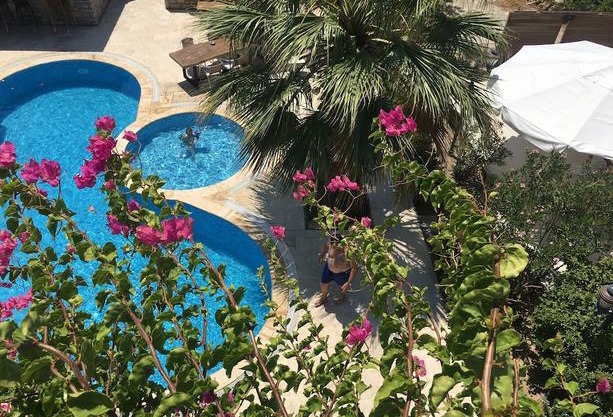 Villanaz Apart Hotel
