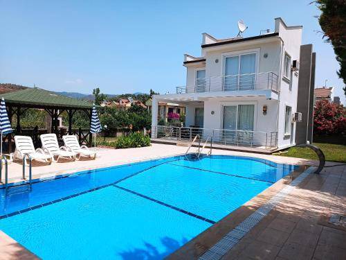 Ciftlik Villa | 242 m² Villa ∙ 4 bedrooms ∙ 9 guests