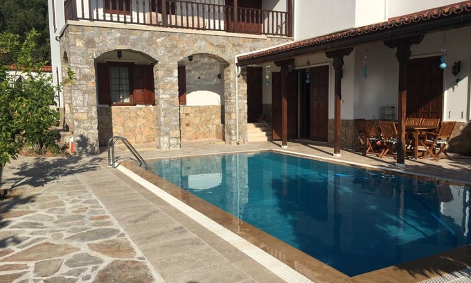 Ula House | 270 m² House ∙ 4 bedrooms ∙ 6 guests
