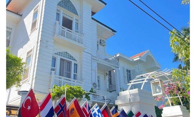 Adalar Hotel | 35 m² Hotel ∙ 5 guests