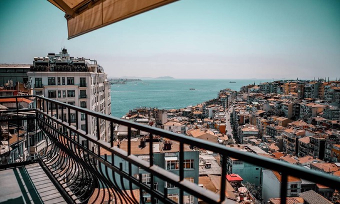 Gumussuyu Mahallesi Hotel | 65 m² Hotel ∙ 127 guests