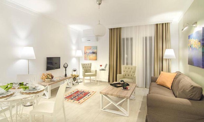 Kusadasi City Centre Apartment | 70 m² Serviced apartment ∙ 8 guests