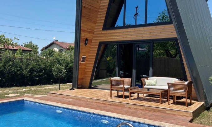 Serdivan House | Bungalow with Pool, Jacuzzi in Bedroom in Sapanca