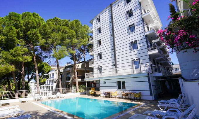 Camlık Mahallesi Apartment | Cicek Apart Otel