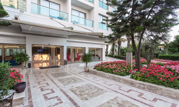 Eski Lara Hotel | Falcon Hotel