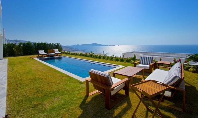 Gundogan Villa | Luxurious seafront Mediterranean villa with private pool