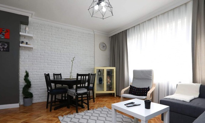 Moda Apartment | Stylish and Central Flat in Kadikoy
