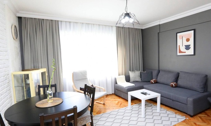 Moda Apartment | Stylish and Central Flat in Kadikoy