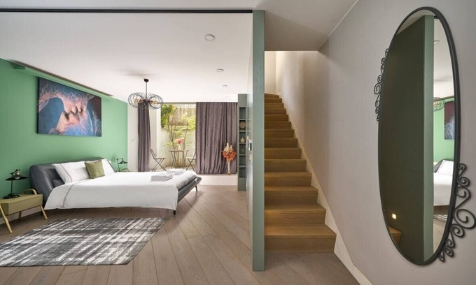 Galata Condo | This condominium is a 1 bedroom(s), 1.5 bathrooms, located in Beyoğlu, İstanbul.