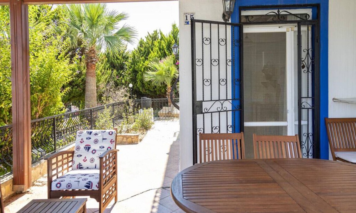 Geris Apartment | Flat w Garden and Terrace, 5 min to beach