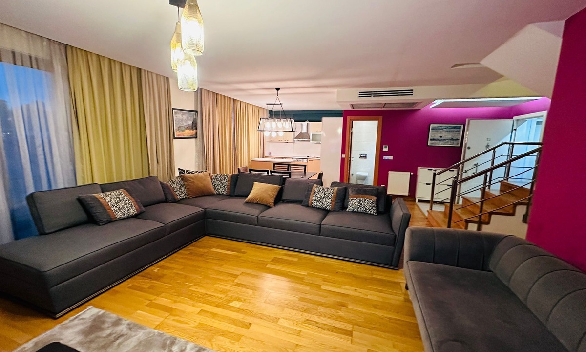 Gumussuyu Mahallesi Apartment | TAKSiM PERFECT RESİDENCE, 3 BEDROOMS, 140 SQUAREMETER, POOL GYM SAUNA Wifi