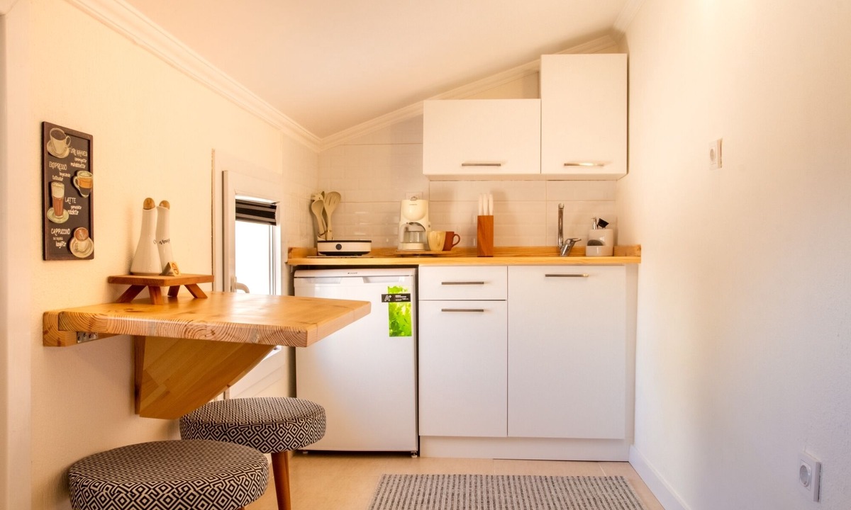 Urla Apartment | Minimalist and Rooftop Flat with Terrace in Izmir