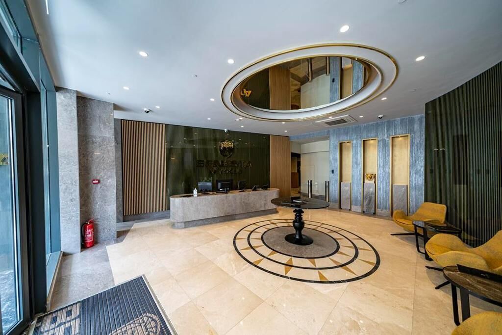 Taksim Apartment | Luxury apartment - pool, parking & gym in Beyoglu