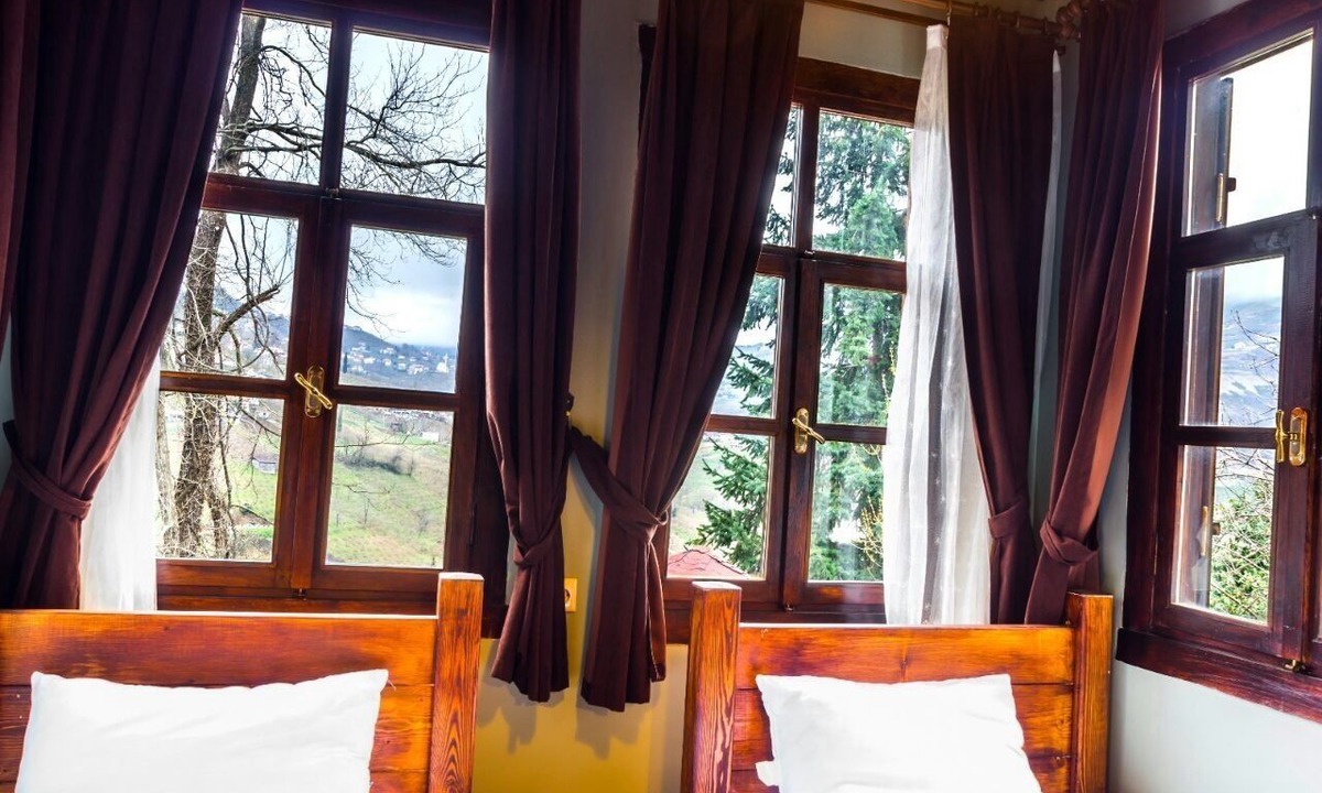 Akcaabat Villa | Şamlıoğlu Historical Mansion