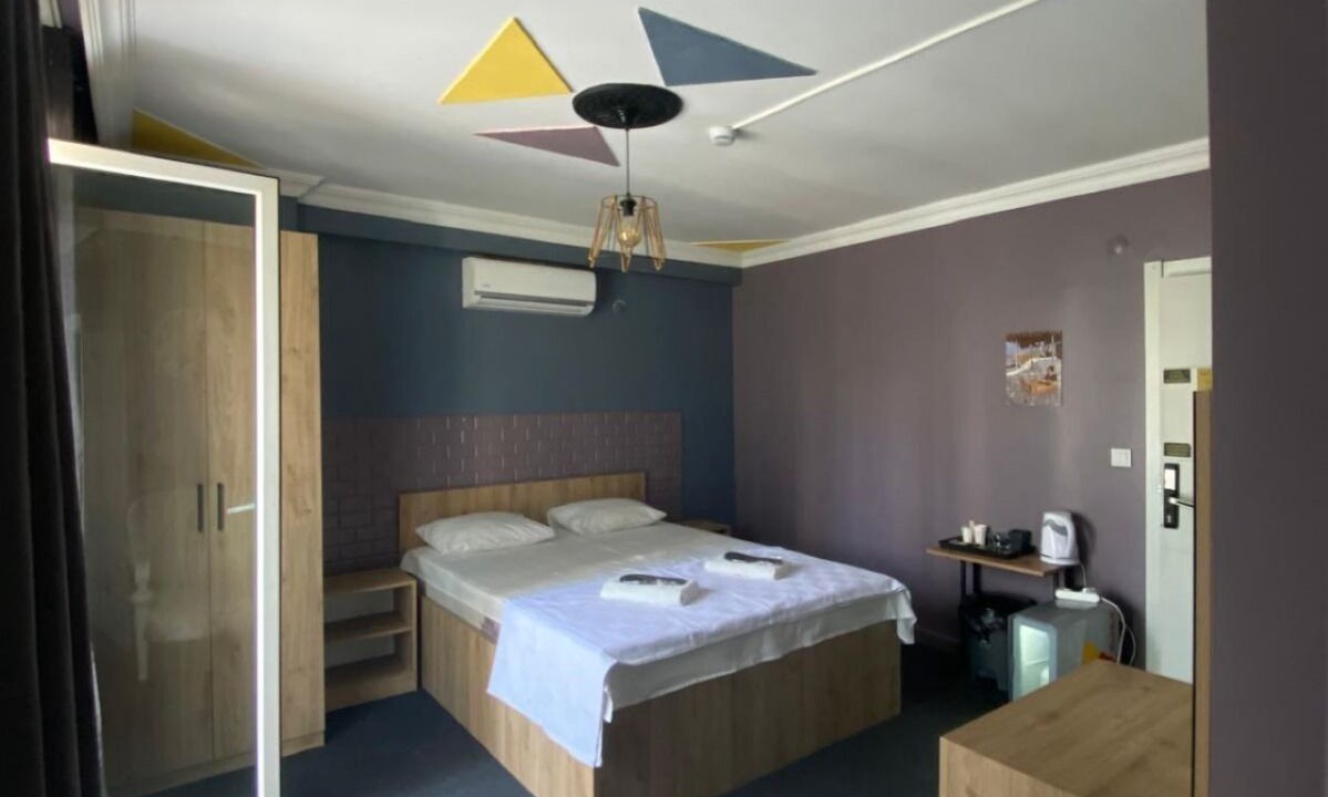 Pendik Cabin | Retro Suites