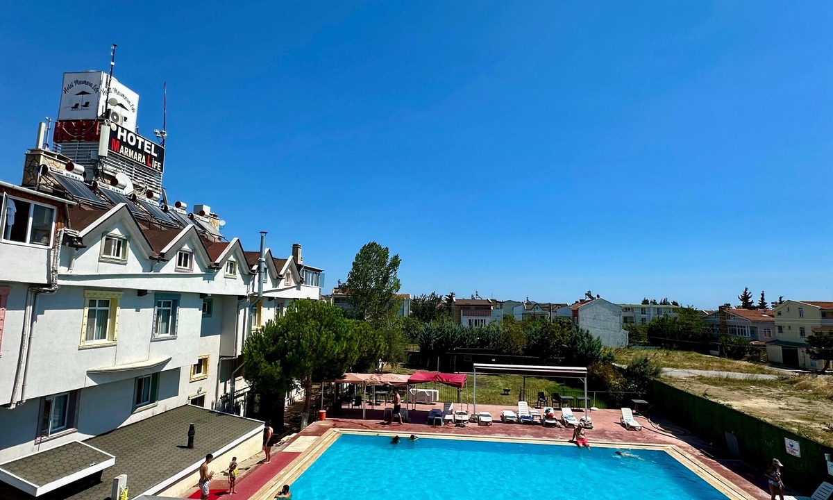 Yeniciftlik Hotel | Aqua Marmara Hotel