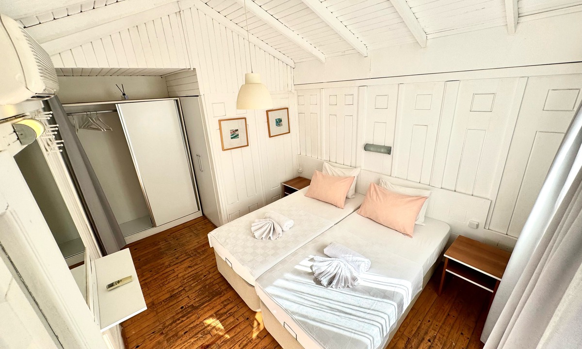 Cirali Ski Chalet | Okyanus Kıyısı Bungalov