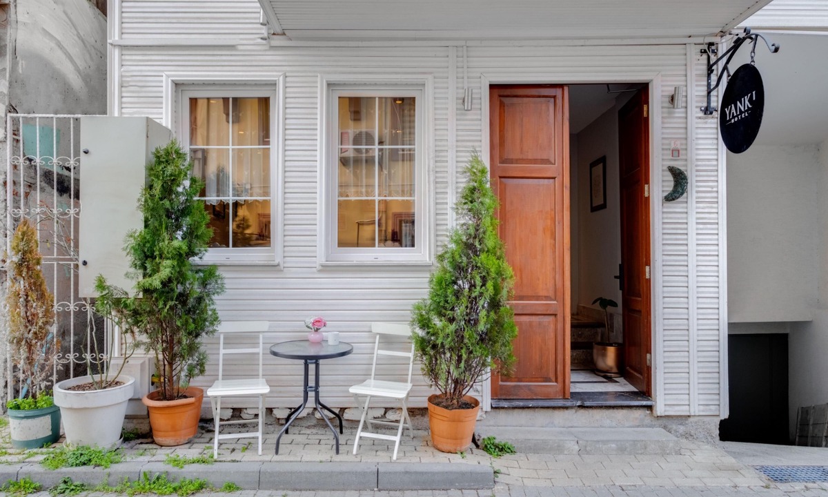 Cekirge Mahallesi House | Cozy Hotel Room w Balcony and Terrace in Bursa