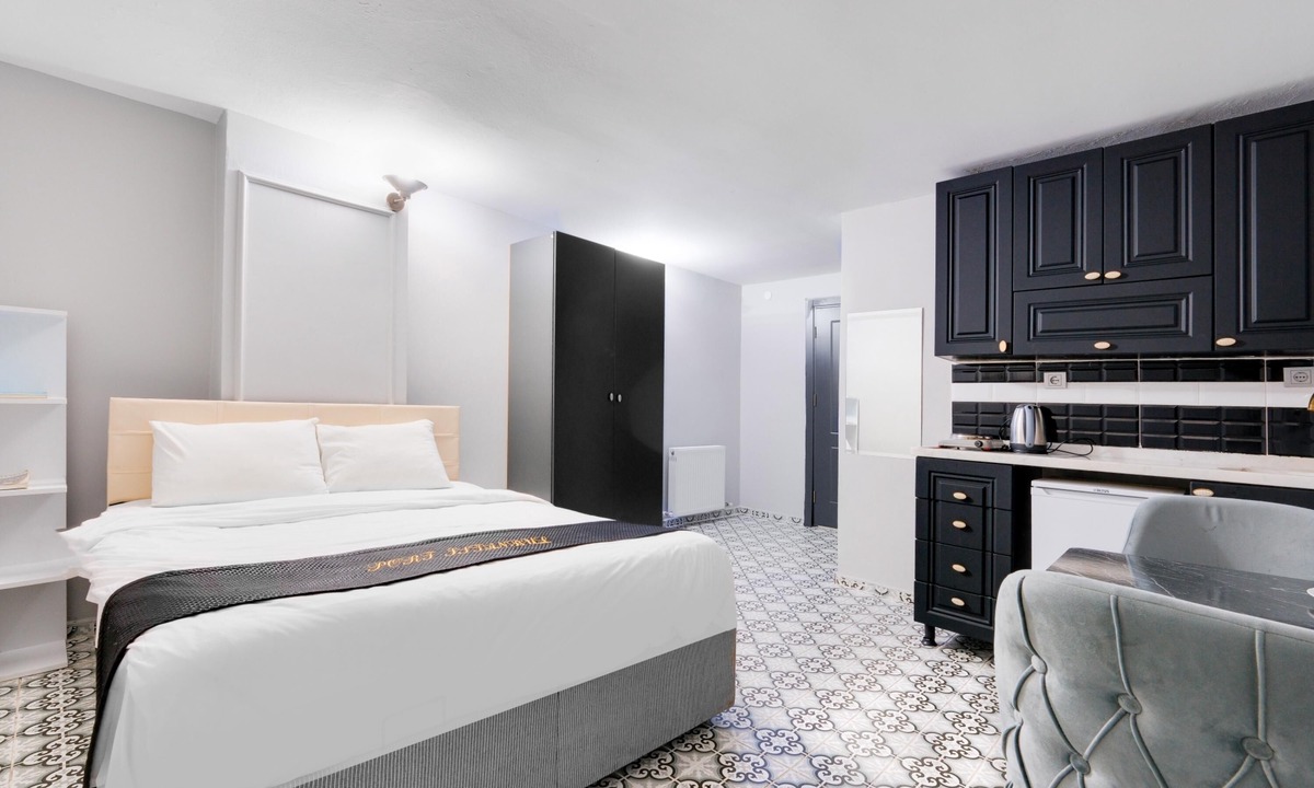 Kabatas House | Flat 5 min to Galata Tower, Istiklal and Bosphorus