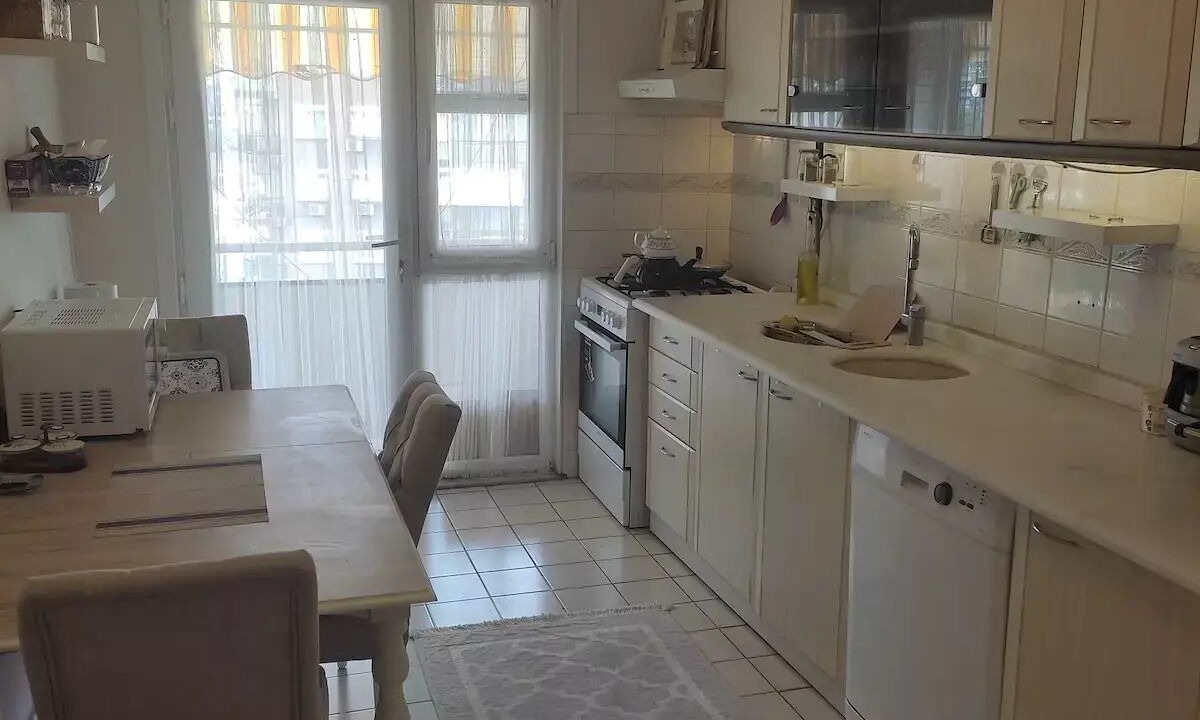 Seyhan Condo | 5 minutes to Acıbadem Hospital! Free WiFi 100 mbps
