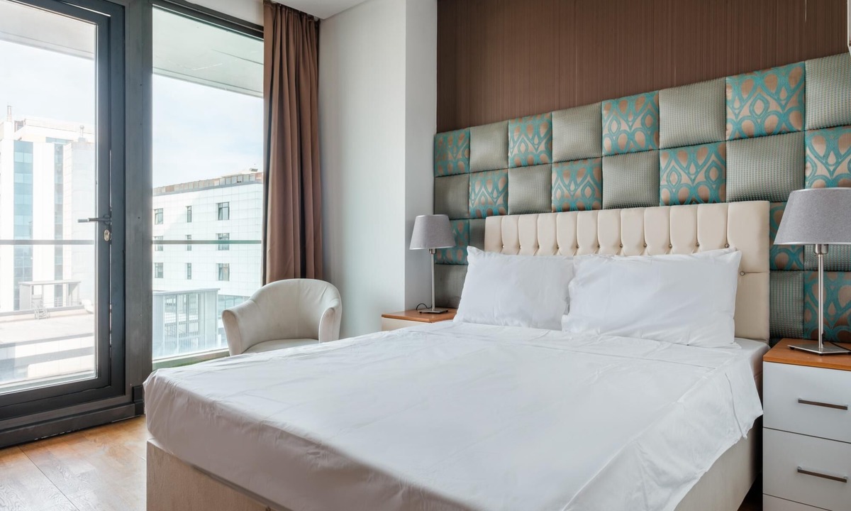 Merter Apartment | Studio with City View Balcony 2 min to Metro