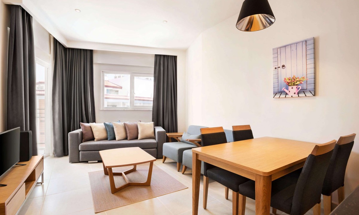 Kusadasi City Centre Hotel | Ramada Hotel & Suites by Wyndham Kusadasi