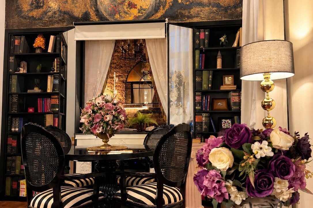 Gumussuyu Mahallesi Apartment | Allegory of Taksim 2B