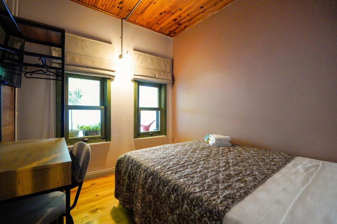 Balat Apartment | Mercan Apartments Balat- Courtyard Room