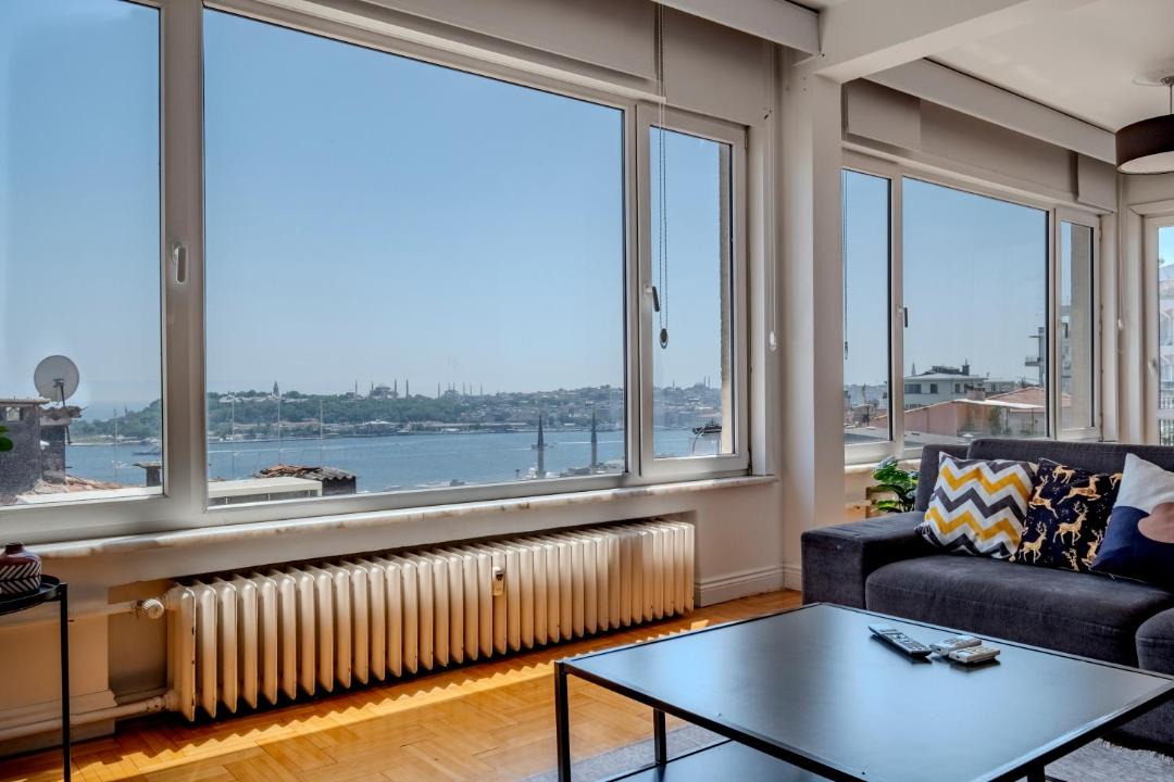Kabatas Apartment | Bosphorus View - 5 Bedrooms - 2 Bathrooms - Elevator - Central Location