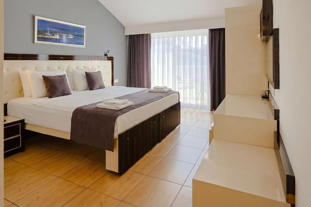 Side Hotel | Nora Suit Hotel