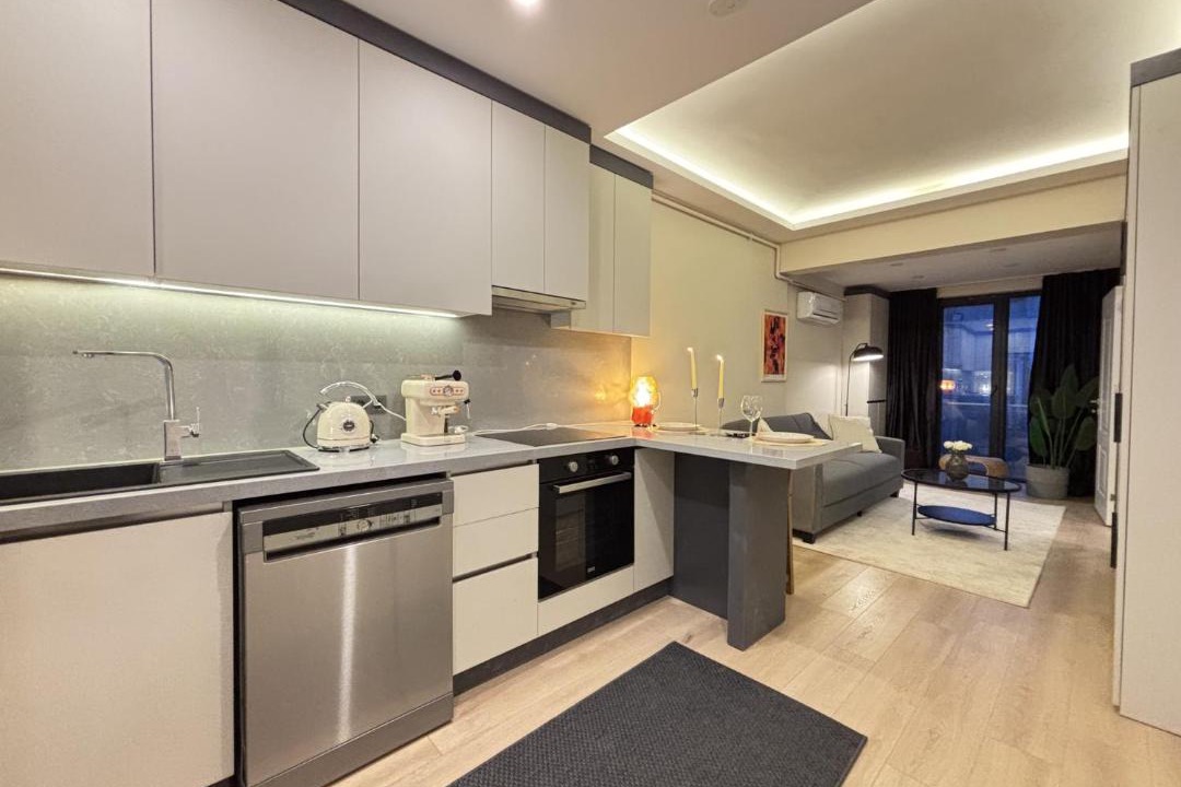 Osmanbey Apartment | Prime Location 1BR in Şişli