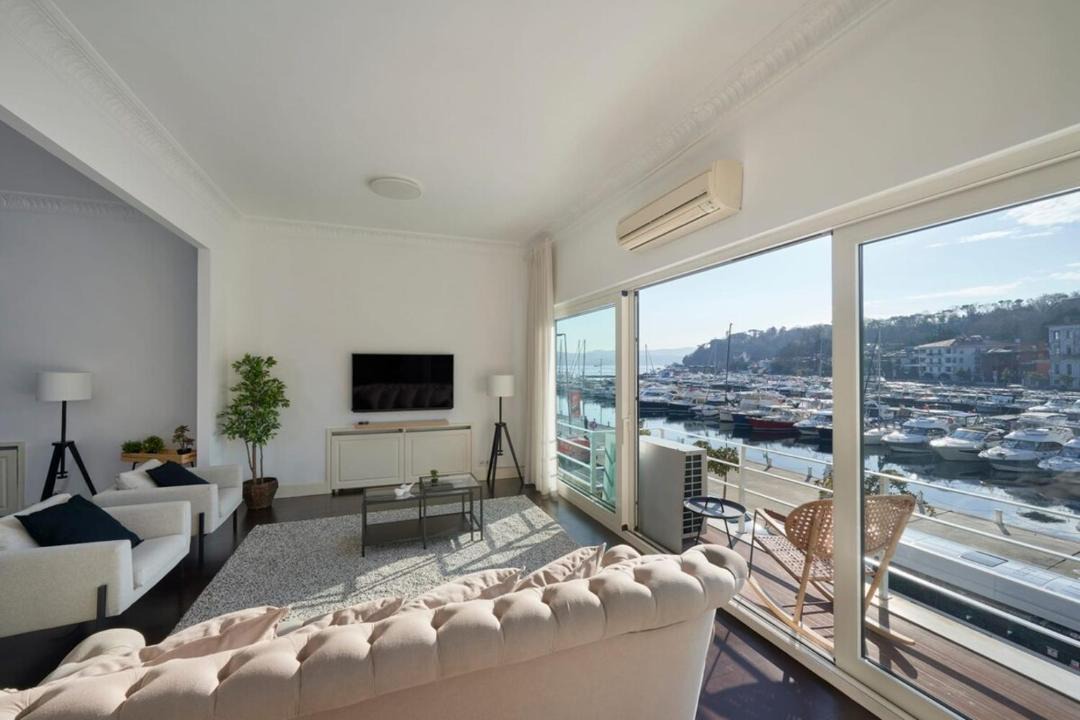 Tarabya Mahallesi Apartment | Gorgeous Bright 4bed Gem W Viewsbalcony! #115
