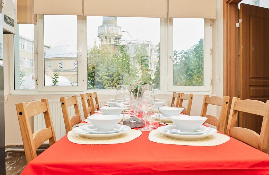Iskenderpasa Apartment | Stunning 3BR 3Bathroom 3AC near Metro D2
