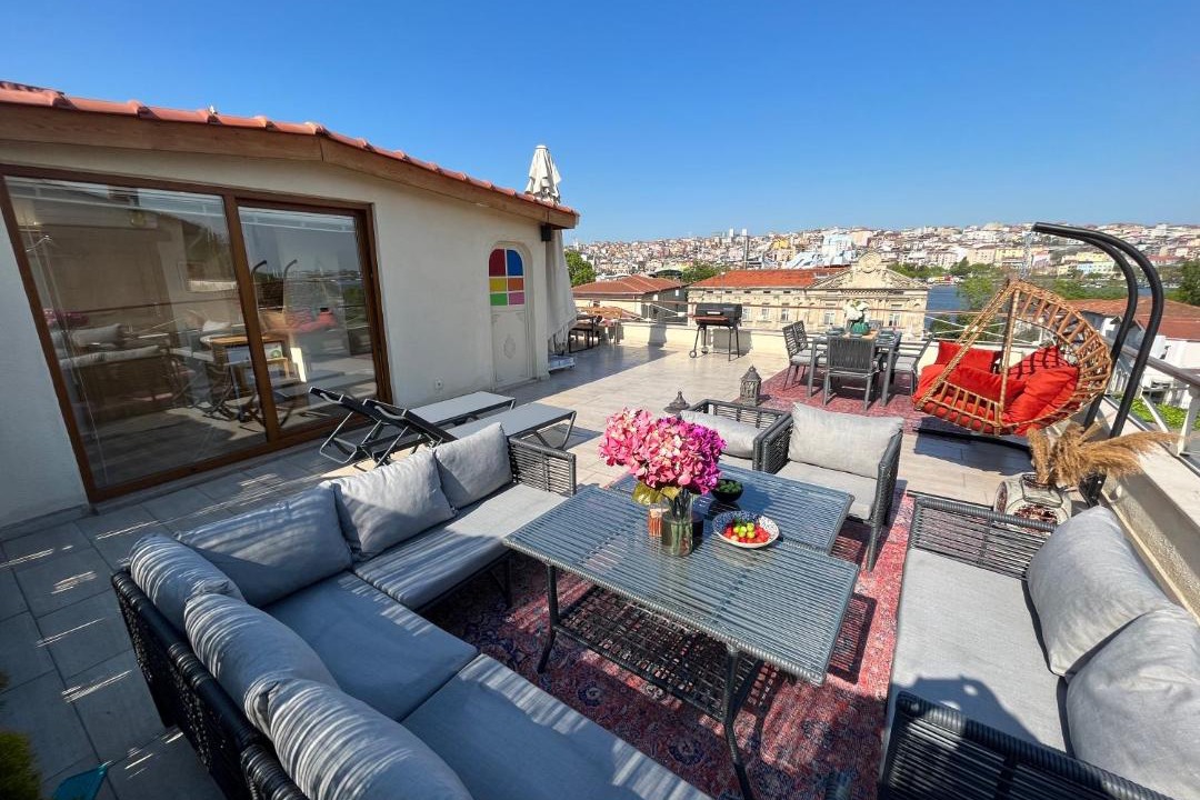 Istanbul City Center Apartment | Waterfront Apartment by the Tram - Terrace with Dome & Golden Horn View in Fatih