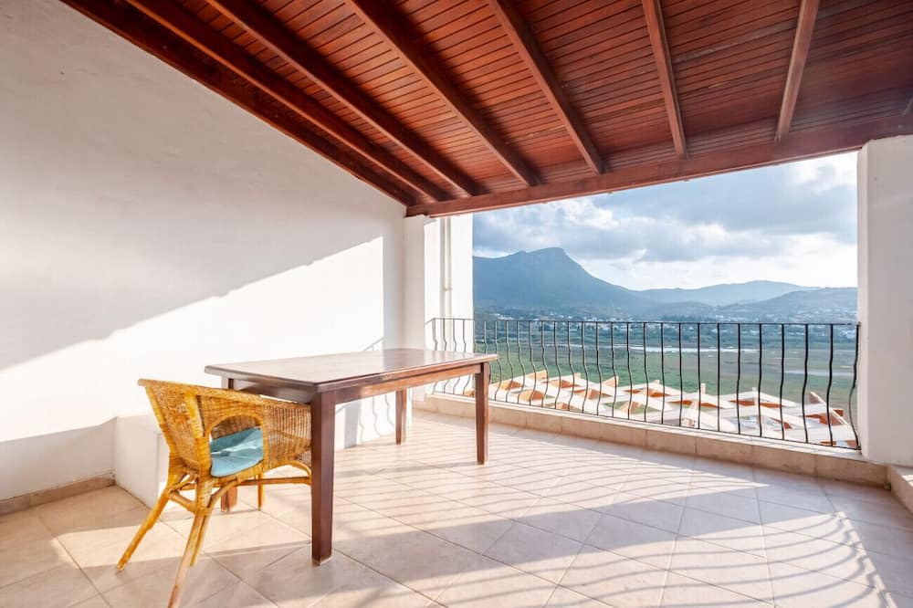 Photo of Patio Balcony in Golturkbuku