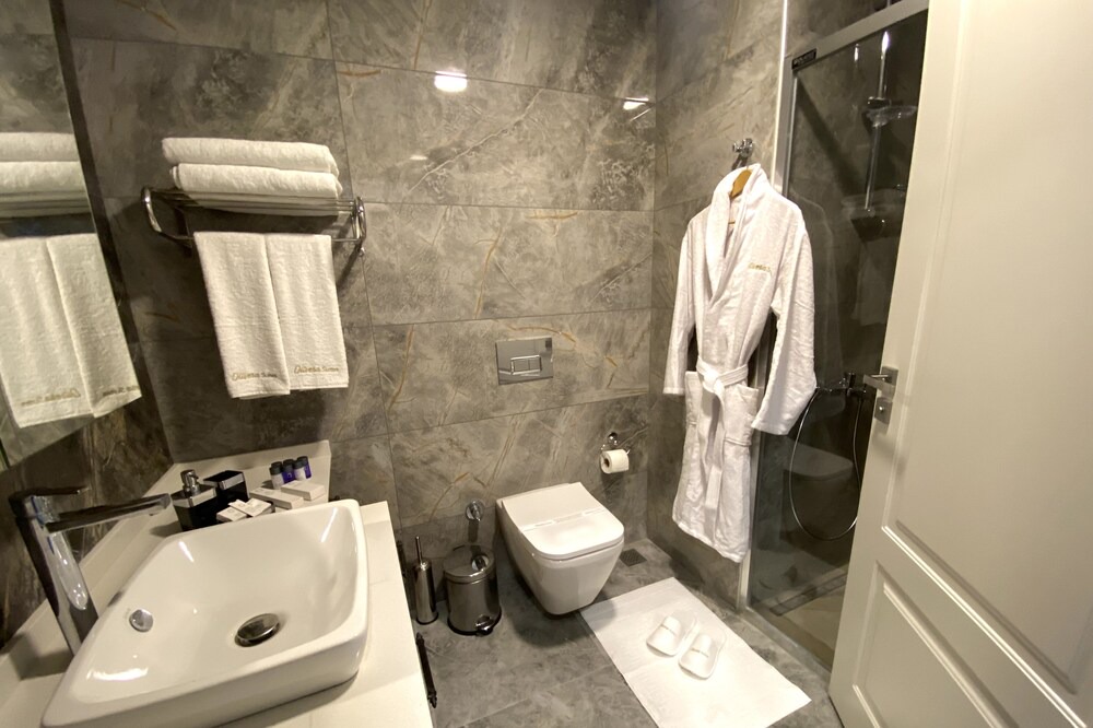 Photo of Bathroom in Zeytinburnu