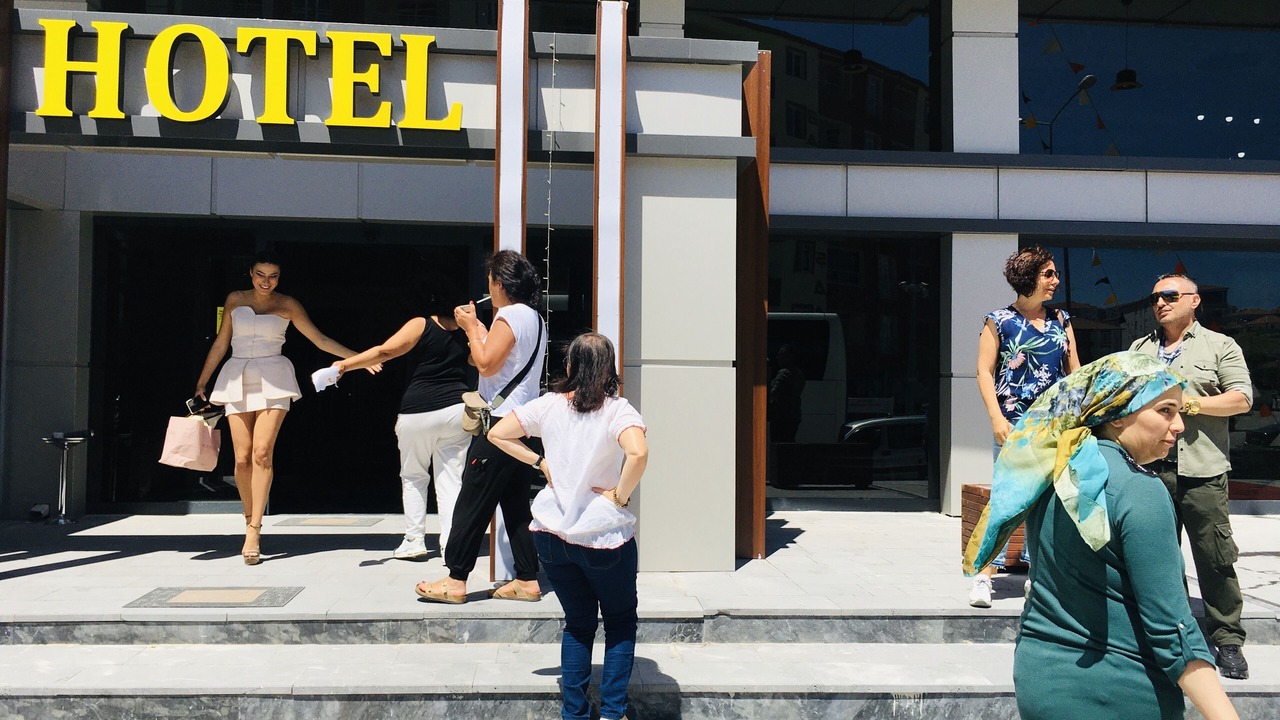Photo of Human In Picture in Sarikaya