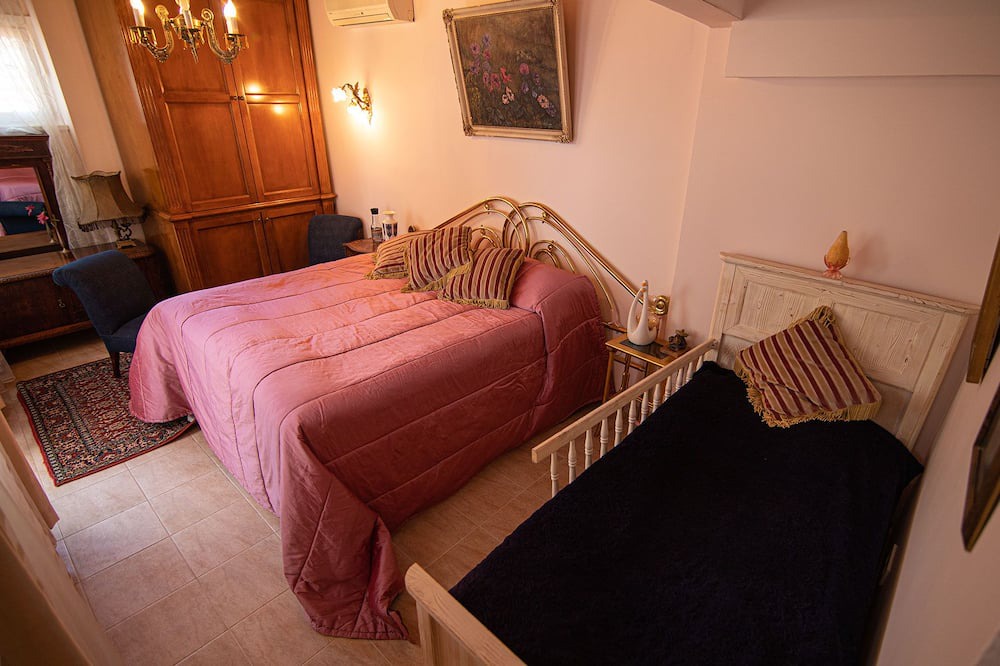 Photo of Bedroom in Adalar
