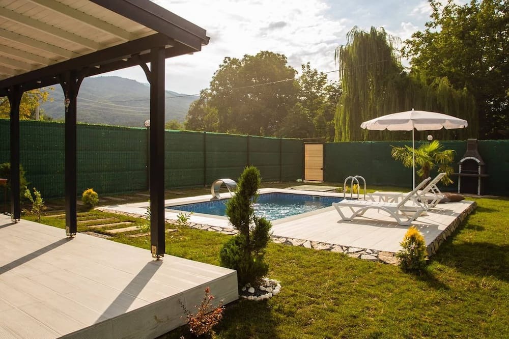 Photo of Outdoor in Yanik