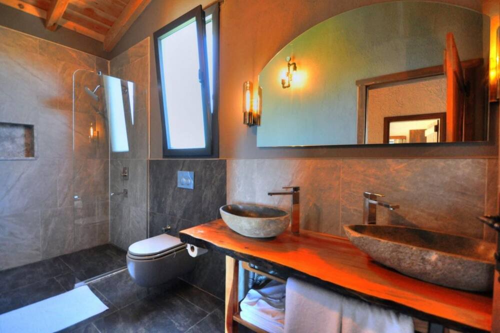 Photo of Bathroom in Yaniklar