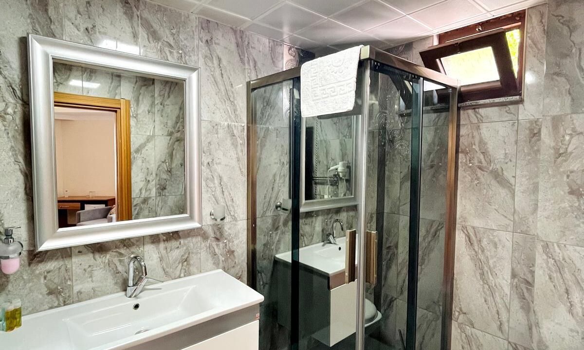 Photo of Bathroom in Karesi