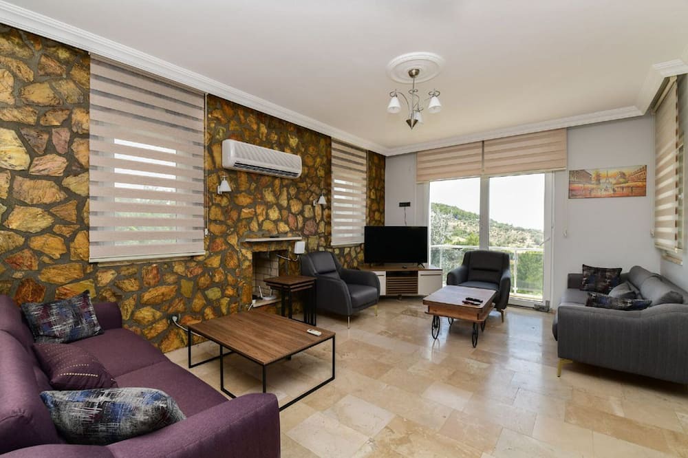 Photo of Livingroom in Faralya