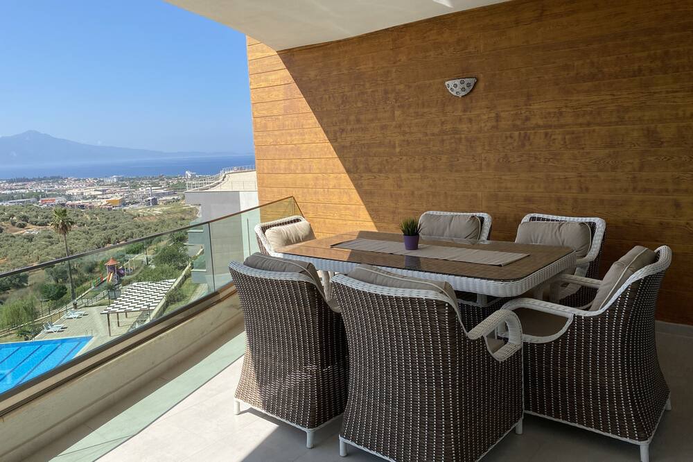 Photo of Patio Balcony in Kusadasi