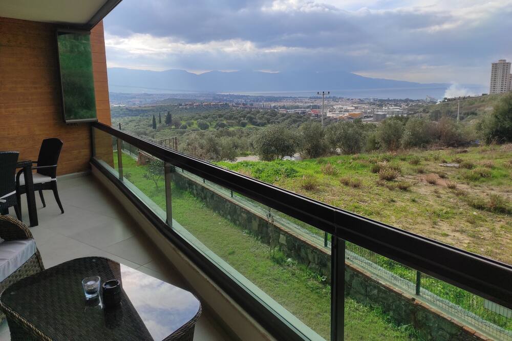 Photo of Patio Balcony in Kusadasi