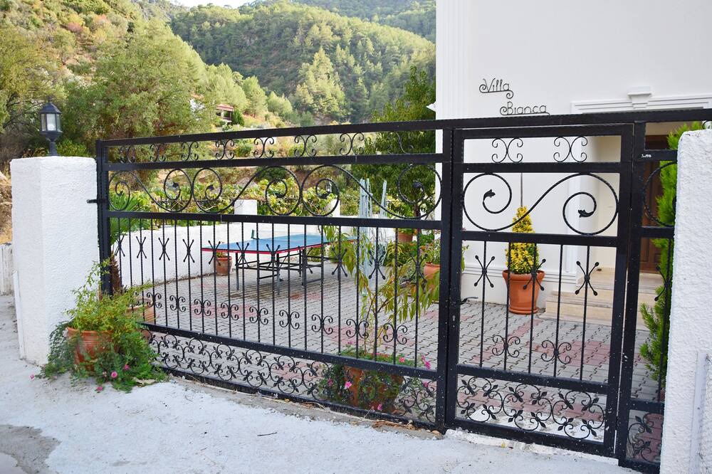 Photo of Patio Balcony in Yesiluzumlu