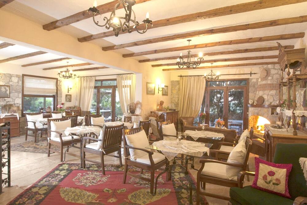 Photo of Livingroom in Uzunyurt