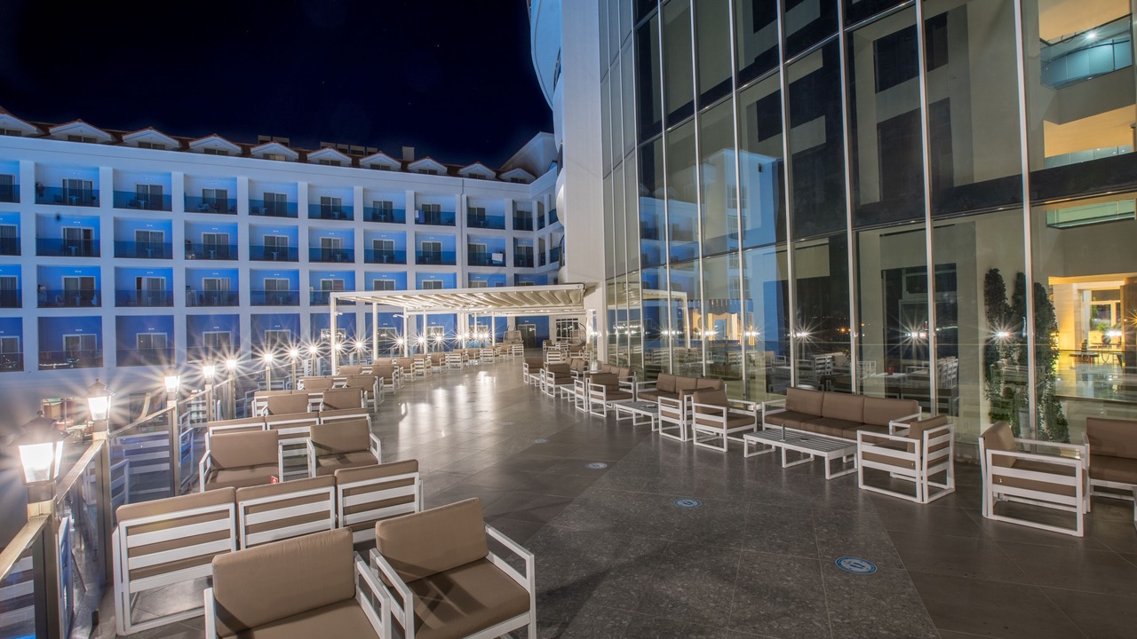 Photo of Patio Balcony in Akbuk