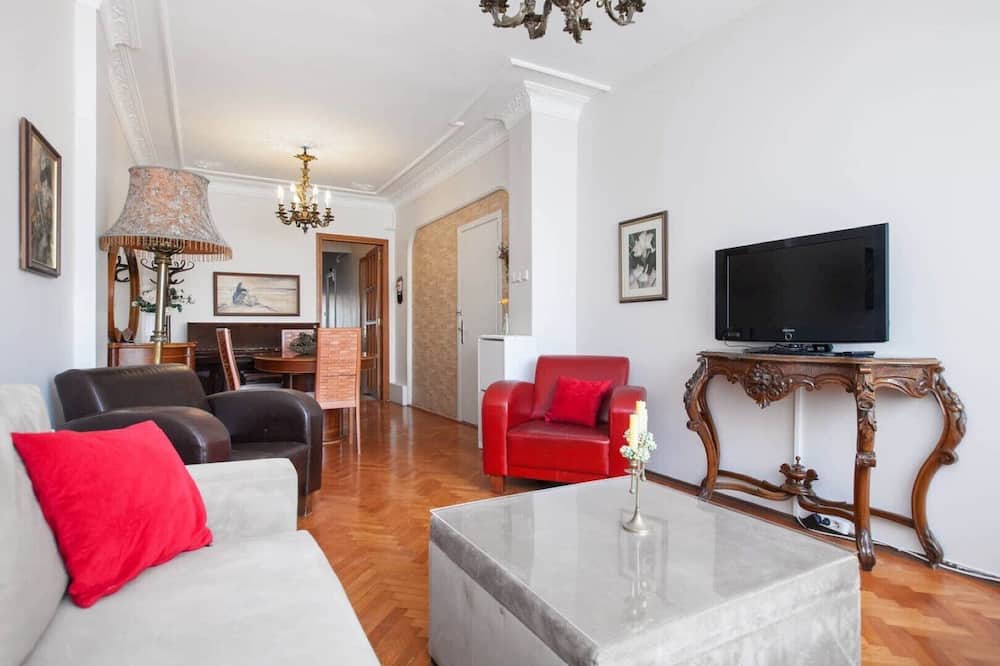 Photo of Livingroom in Cumhuriyet