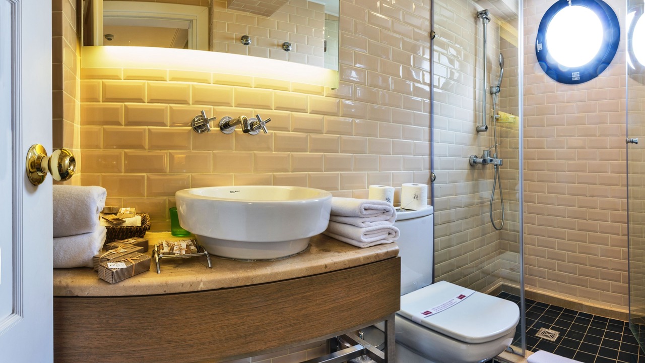 Photo of Bathroom in Old City